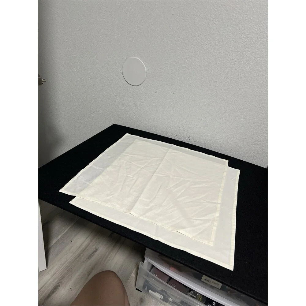Vintage Large Dinner Napkins, Off White, Linen, Solid Hem 19x19” 4 Total